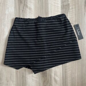 NWT Lulu's Black and White Striped Mini Skort